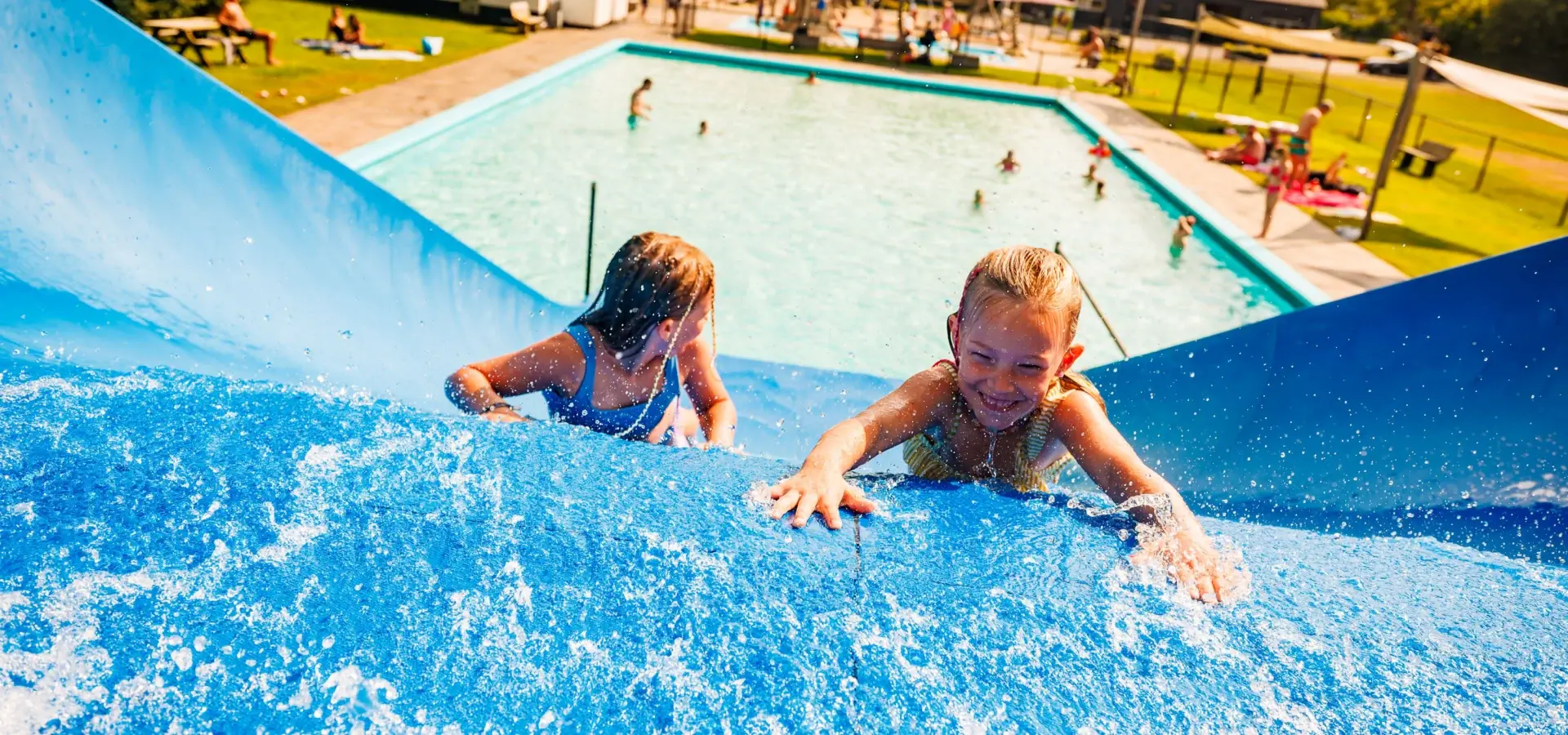 Vakantieparkluttenberg zwembad buiten kinderen